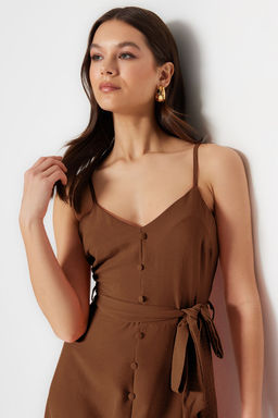 Kahverengi Kusakl? A-Kesim Volanl? Dugme Detayl? Dokuma Maxi Elbise TWOSS23EL02271