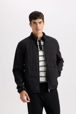 Slim Fit Dar Kesim Dik Yaka Lastikli ve Fermuarl? Su Gecirmez Mont