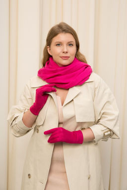 Перчатки из полиэстера с бархатистой поверхностью