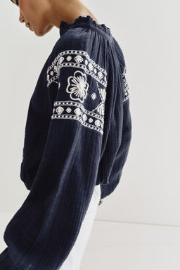 CONTRAST VELVET BLOUSE - Zara фото 12