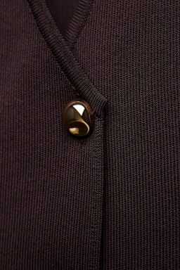PLAIN KNIT TOP WITH GOLD BUTTON - Zara фото 22