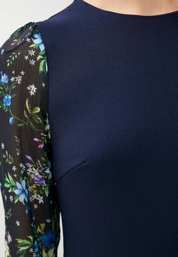 Полуприталенное платье с цветочным принтом - Incity фото 7