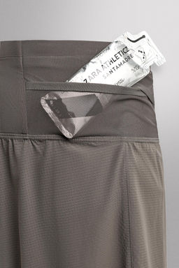 PANTALONES CORTOS TRAIL RUNNING / Gris antracita - Zara фото 10