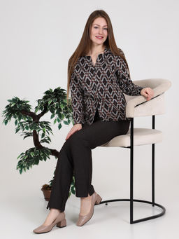 Жакет трикотажный с карманами коричневый - Odis фото 10