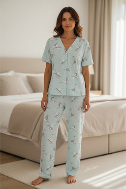 Е 20153/туманный голубой, журавли пижама жен (рубашка ночная, брюки)