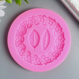 Цена за 2 шт. Молд силикононовый «Круг из роз и листики» 8,5 х 8,5 х 0,5 см