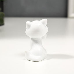 Фигурка керамика «Белый котёночек с бабочкой», с золотом, стразы, 7.5 см