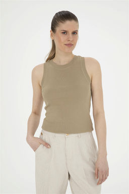 Женская футболка без рукавов цвета хаки с круглым вырезом Неожиданная скидка в корзине