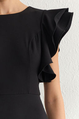 Siyah Vucuda Oturan Volan Detayl? S?k Abiye Gece Mezuniyet Elbisesi TPRSS25EL00095