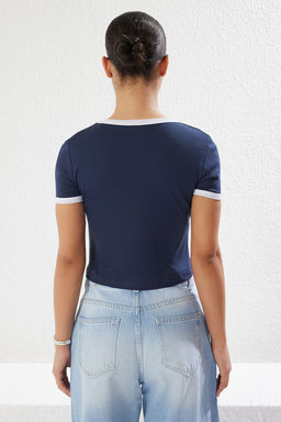 TRENDYOLMILLA Lacivert %100 Pamuk Slogan Bask?l? Vucuda Oturan Crop Bisiklet Yaka Orme T-Shirt TWOSS23TS00100  фото 5
