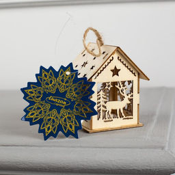 Цена за 2 шт. Ёлочная игрушка Домик с оленем, 7.5х6.5х6 см, от батареек, свечение тёплое белое - Luazon lighting фото 5