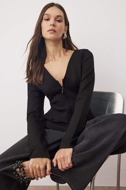 Siyah V Yaka Fermuarl? Reguler/Normal Kesim Orme Bluz TWOAW26BZ00180