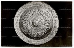 Открытка Эрмитаж  Рыцарский зал. Щит рондаш XVI век. Германия