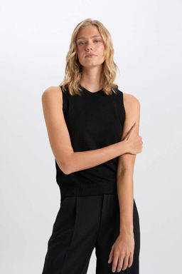 Женский черный однотонный свитер в рубчик без рукавов с круглым вырезом и круглым вырезом - Defacto фото 3