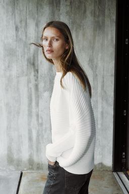 VOLUME TEXTURED KNIT JUMPER - Zara фото 12
