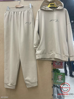 Костюм женский спортивный