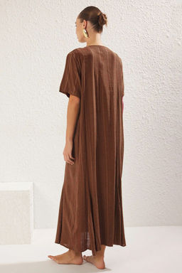Kahverengi Dokuma Baglama Detayl? Maxi Plaj Elbise TBESS25EL00022 - Trendyolmilla фото 4
