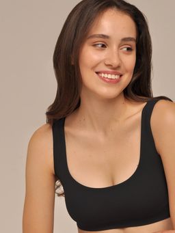 Базовый топ на широких бретелях