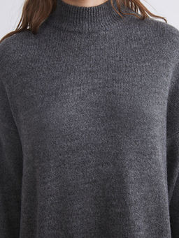 Dik Yaka Triko Elbise