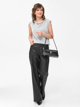 Брюки с покрытием под кожу