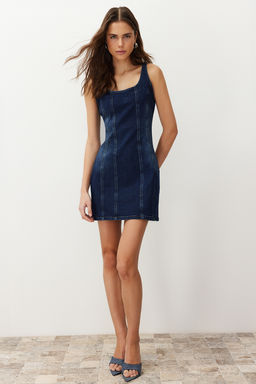 TRENDYOLMILLA Mavi Dikis Detayl? Fitted/Vucuda Oturan Mini Denim Elbise TWOSS24EL00284