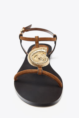 FLAT SANDALS WITH METAL EMBELLISHMENT - Zara фото 11