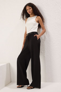 TRENDYOLMILLA Siyah Kemer Detayl? Wideleg/Genis Kesim Pantolon TWOSS25PL00059