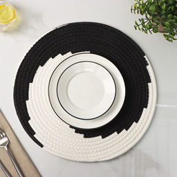 Цена за 6 шт. Салфетка сервировочная на стол Доляна Гипноз, d=38 см, цвет чёрно-белый  фото 6