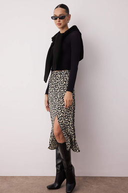 Siyah Y?rtmac Detayl? Cicek Desenli Viskon Kumasl? Midi Dokuma Etek TWOSS20ET0230