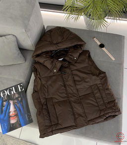 Жилетка женская с капюшоном