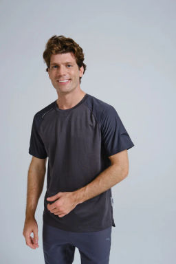 Футболка Anta Robert Geller