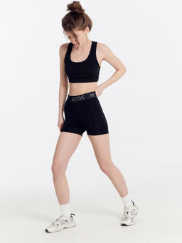 Шорты женские в черном цвете