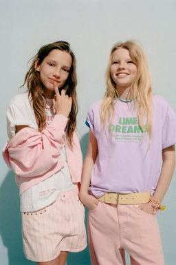 CAMISETA ESTAMPADO FRUTAS / Lila claro