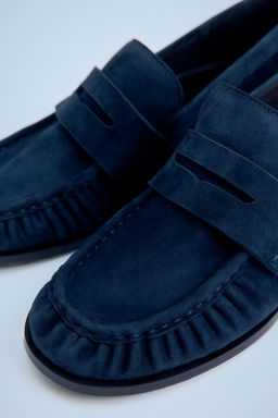 RUCHED SPLIT SUEDE LOAFERS - Zara фото 4