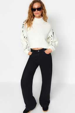 Ekru Yumusak Dokulu Genis Kal?p Iplik Detayl? Crop Triko Kazak TWOAW24KZ00633 - Trendyolmilla фото 3