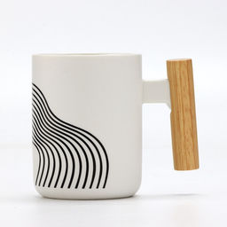 Кружка керамическая с деревянной ручкой «Абстракция», 400 мл, белая