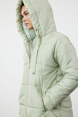 TRENDYOLMILLA Siyah Kapusonlu Su Itici Uzun Sisme Mont TWOAW24MO00136  фото 16