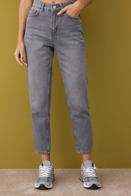 Gri Yuksek Bel Mom Jeans TWOAW26JE00059 - Trendyolmilla фото 3