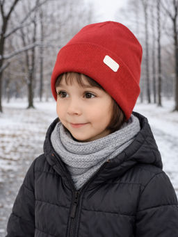 Шапка вязаная красная