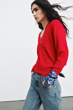 JERSEY 100% LANA EXTRASUAVE ESCOTE PICO / Rojo - Zara фото 2