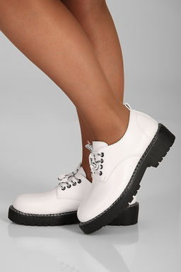 Туфли женские белые на шнурках