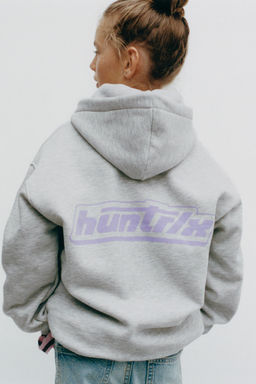 KPOP DEMON HUNTERS NETFLIX PRINT HOODIE - Zara фото 13