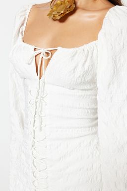 TRENDYOLMILLA Bridal Ekru Vucuda Oturan Dokulu Astarl? Dokuma K?sa Dugun/Nikah S?k Abiye Elbise TPRSS23EL00024  фото 13