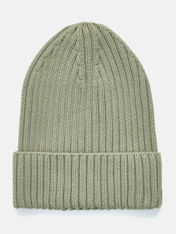 Фисташковая вязаная шапка