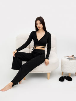 Комплект женский (джемпер, брюки) в черном цвете черный 592518