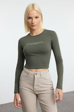 Trendyolmilla Antrasit Slogan Bask?l? Vucuda Oturan Crop Esnek Orme Bluz TWOAW25BZ00148