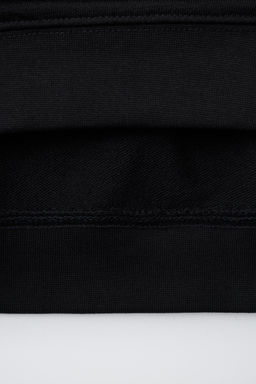 SUDADERA MANGA CORTA TEXTO RELIEVE / Negro - Zara фото 4