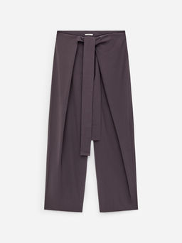 Pantalones sastre con detalle cruzado