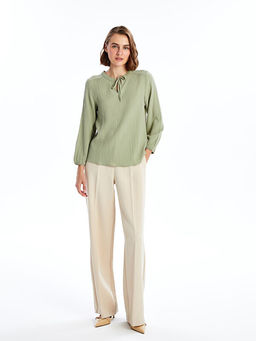 Ba?lamal? Yaka Dokulu Kad?n Bluz