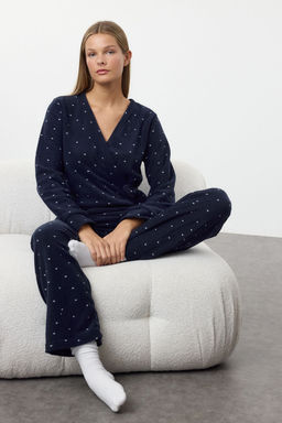 Trendyolmilla Lacivert Kalpli Baglama Detayl? Polar K?sl?k Orme Pijama Tak?m? THMAW25PT00139